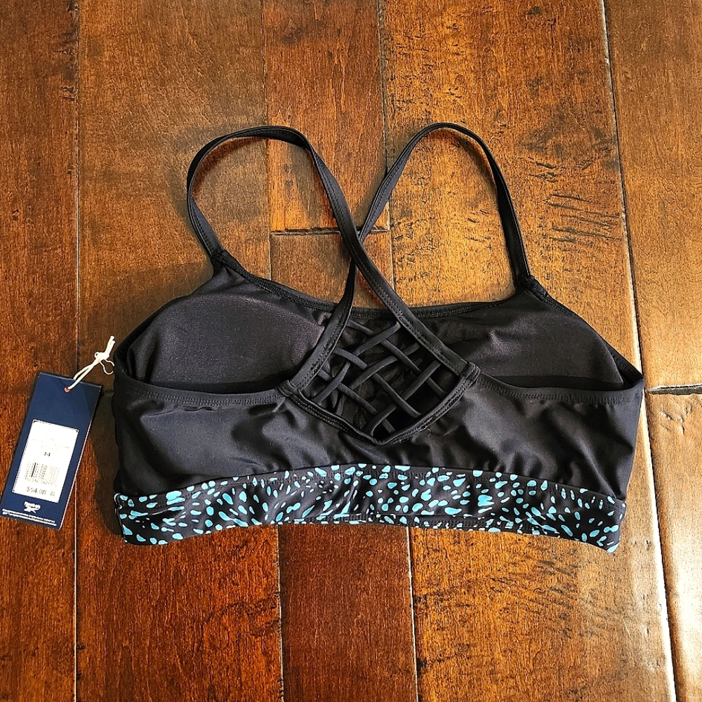 ⬇️🎉 NWT Reebok Swim Top - Picture 2 of 2